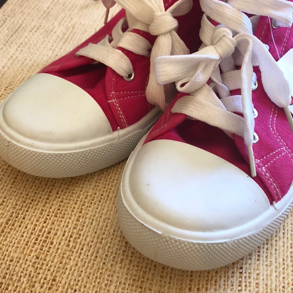 High Top Girls Shoes Size 1 •Pretty in Pink